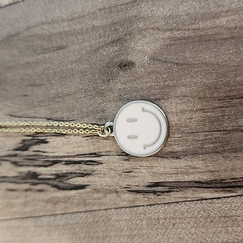 Gold Smiley Face Pendant Necklace
